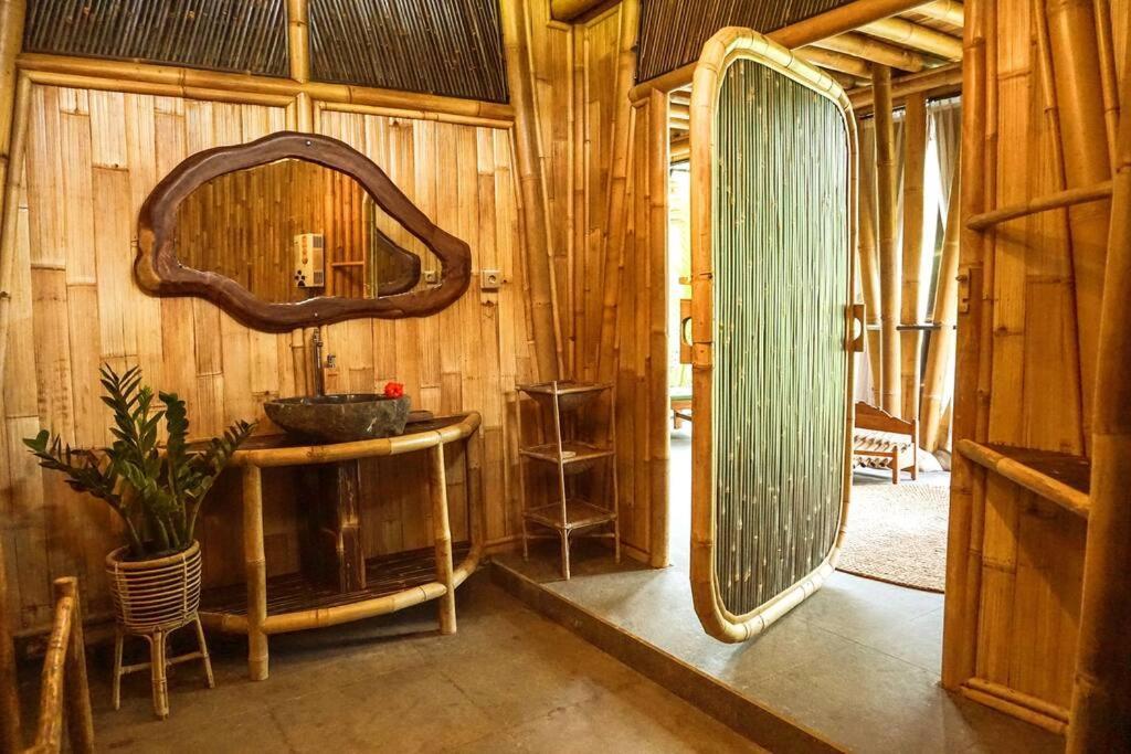 Eco Bamboo Island Bali - Bamboo House #4 Villa Selat ภายนอก รูปภาพ